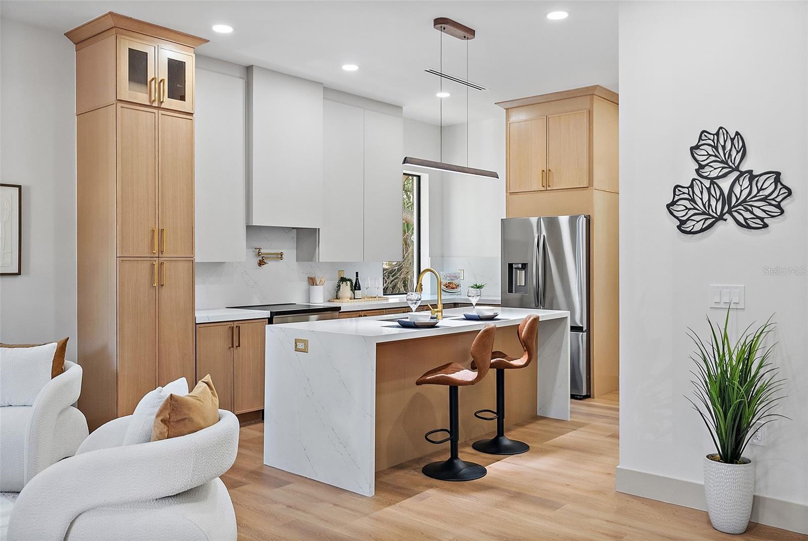 Image 7 of 37 For 2320 North B Street