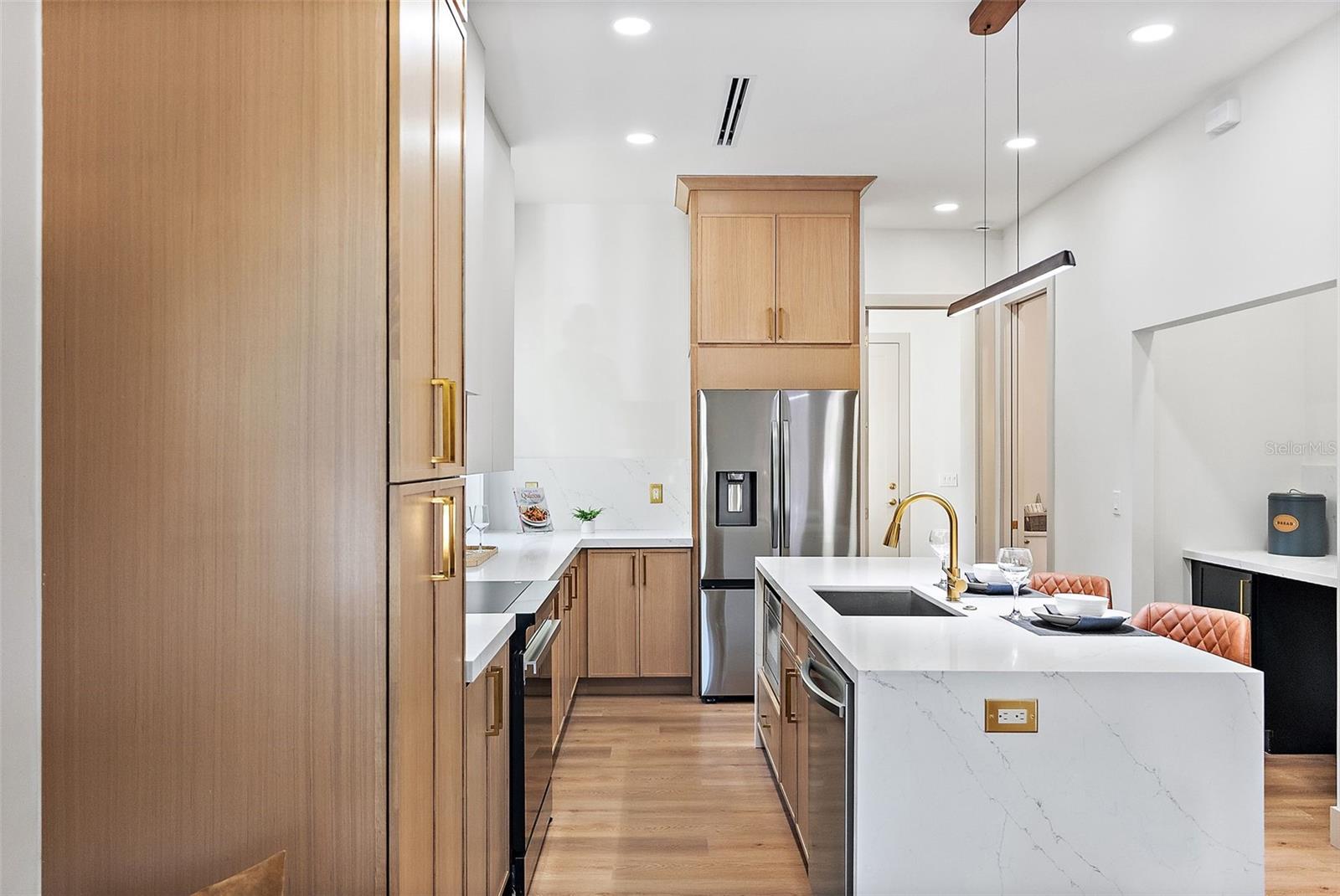 Image 8 of 37 For 2320 North B Street