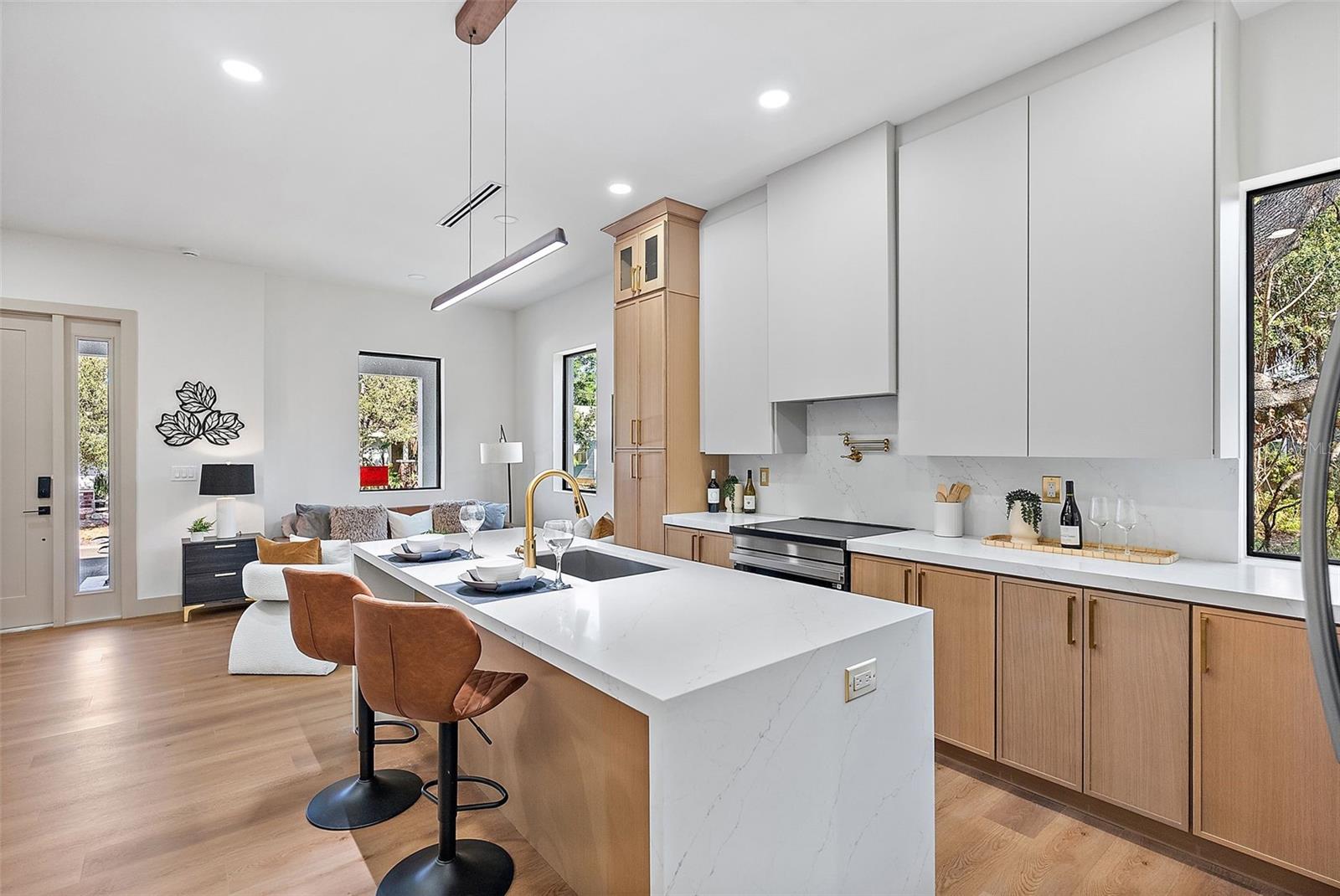 Image 9 of 37 For 2320 North B Street