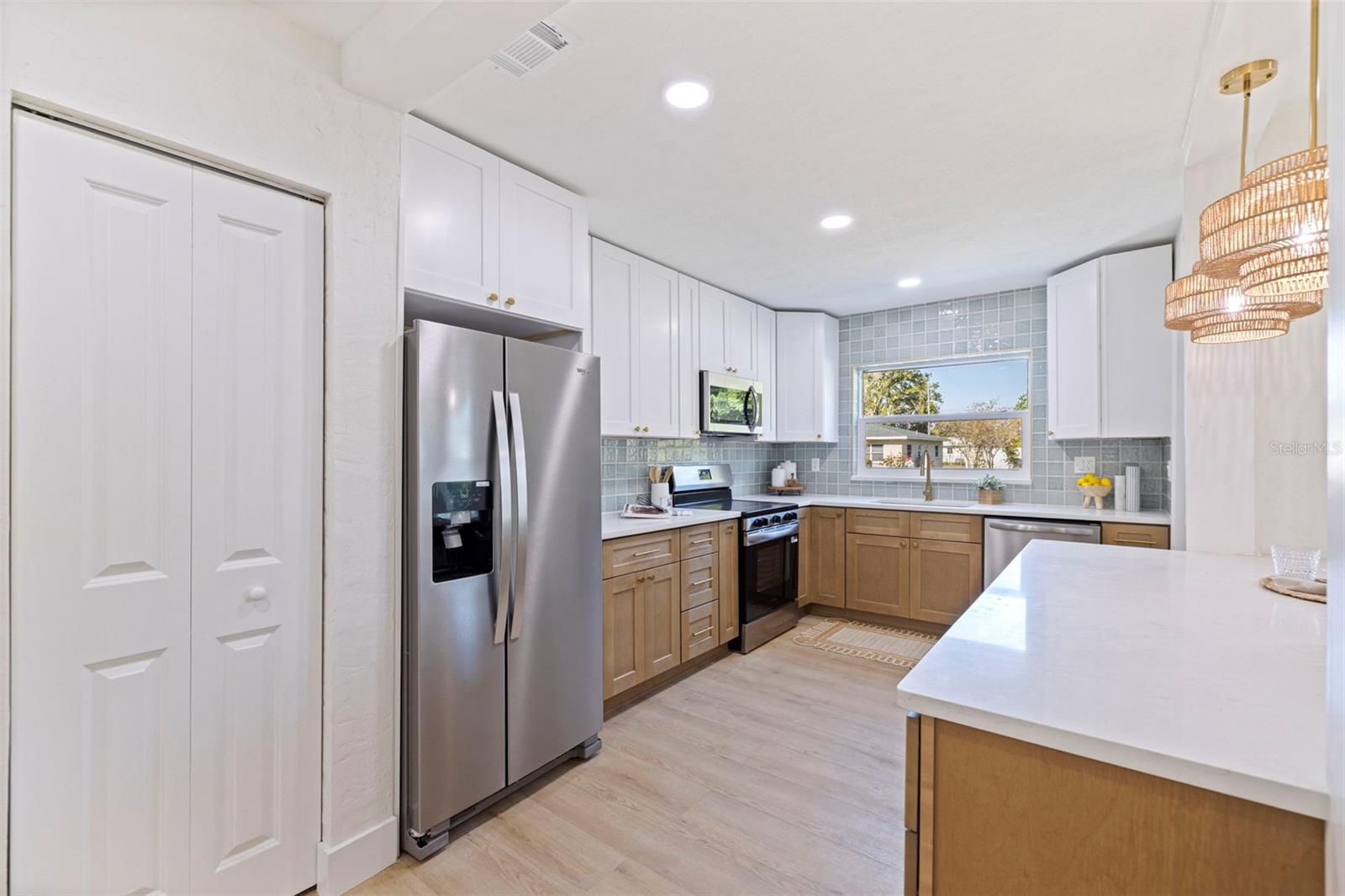 Image 11 of 35 For 5818 19th Avenue S