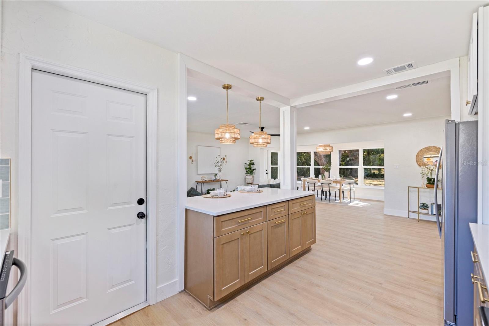 Image 13 of 35 For 5818 19th Avenue S