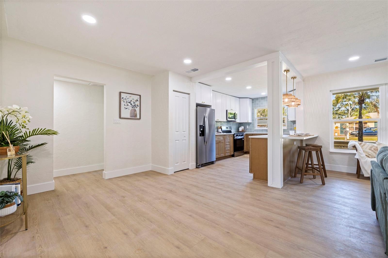 Image 16 of 35 For 5818 19th Avenue S