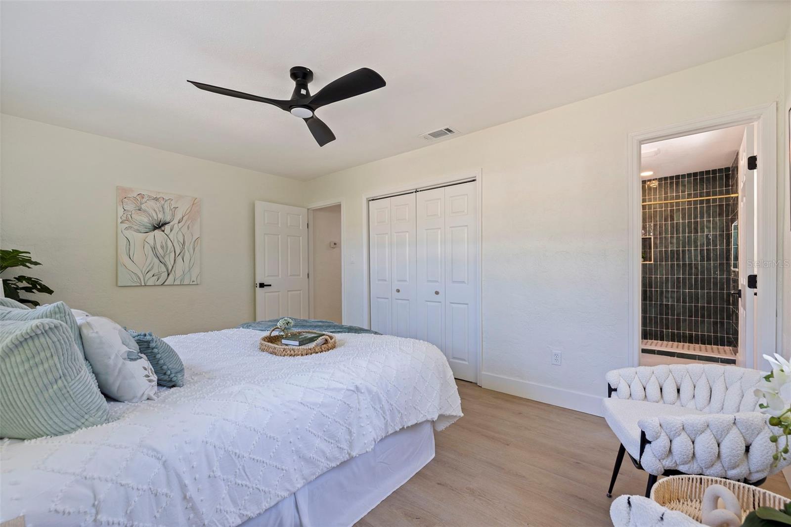 Image 19 of 35 For 5818 19th Avenue S