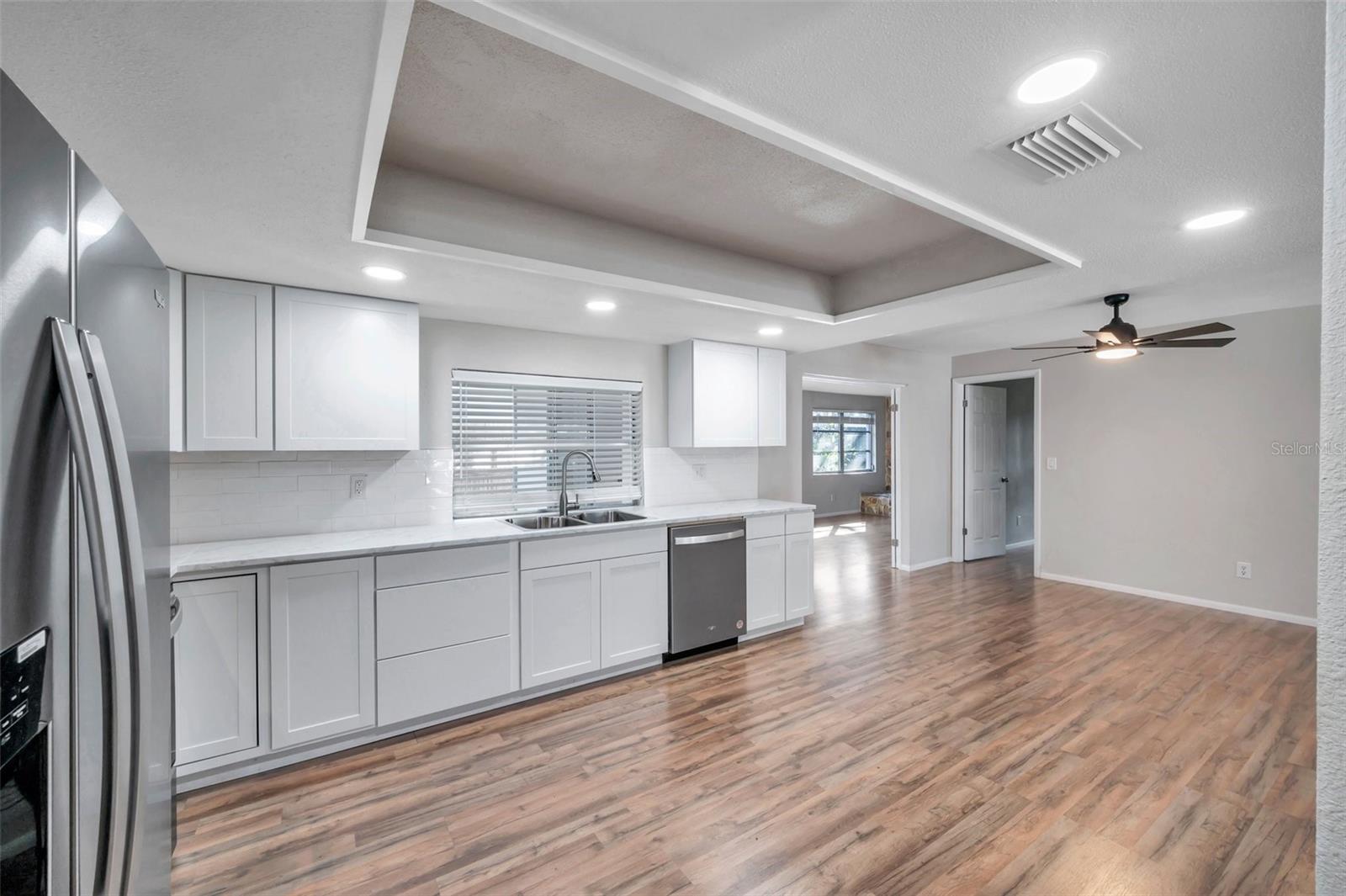 Image 11 of 42 For 1995 Meadow Drive