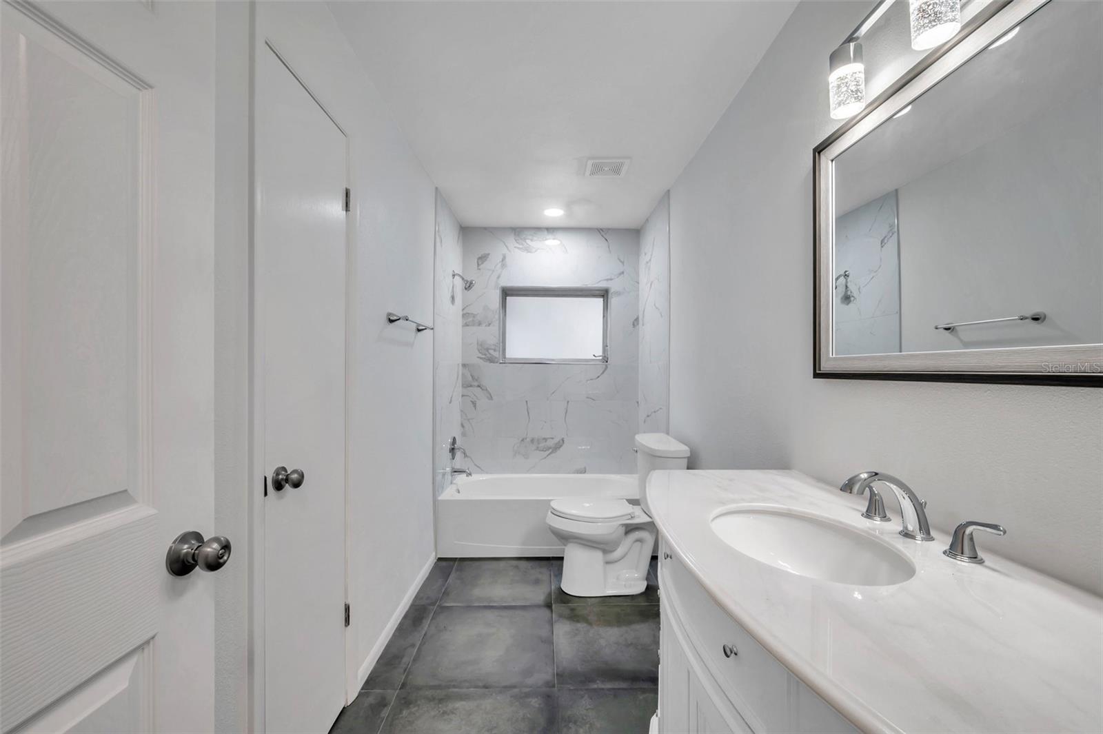 Image 25 of 42 For 1995 Meadow Drive