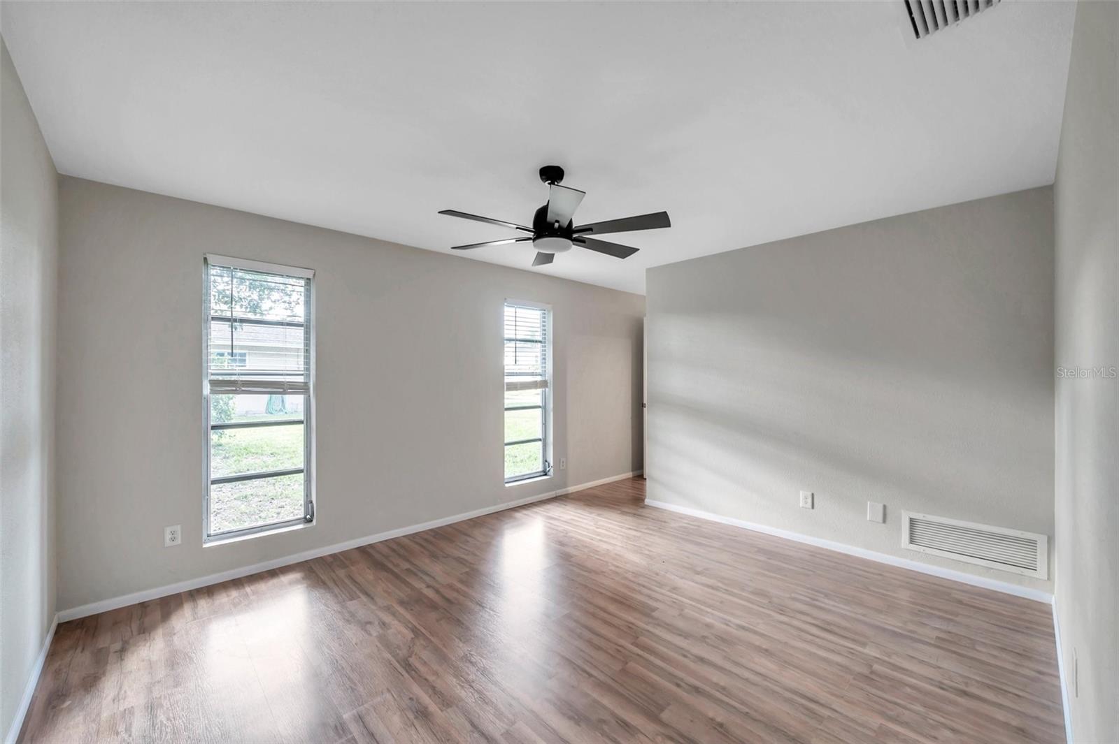 Image 26 of 42 For 1995 Meadow Drive