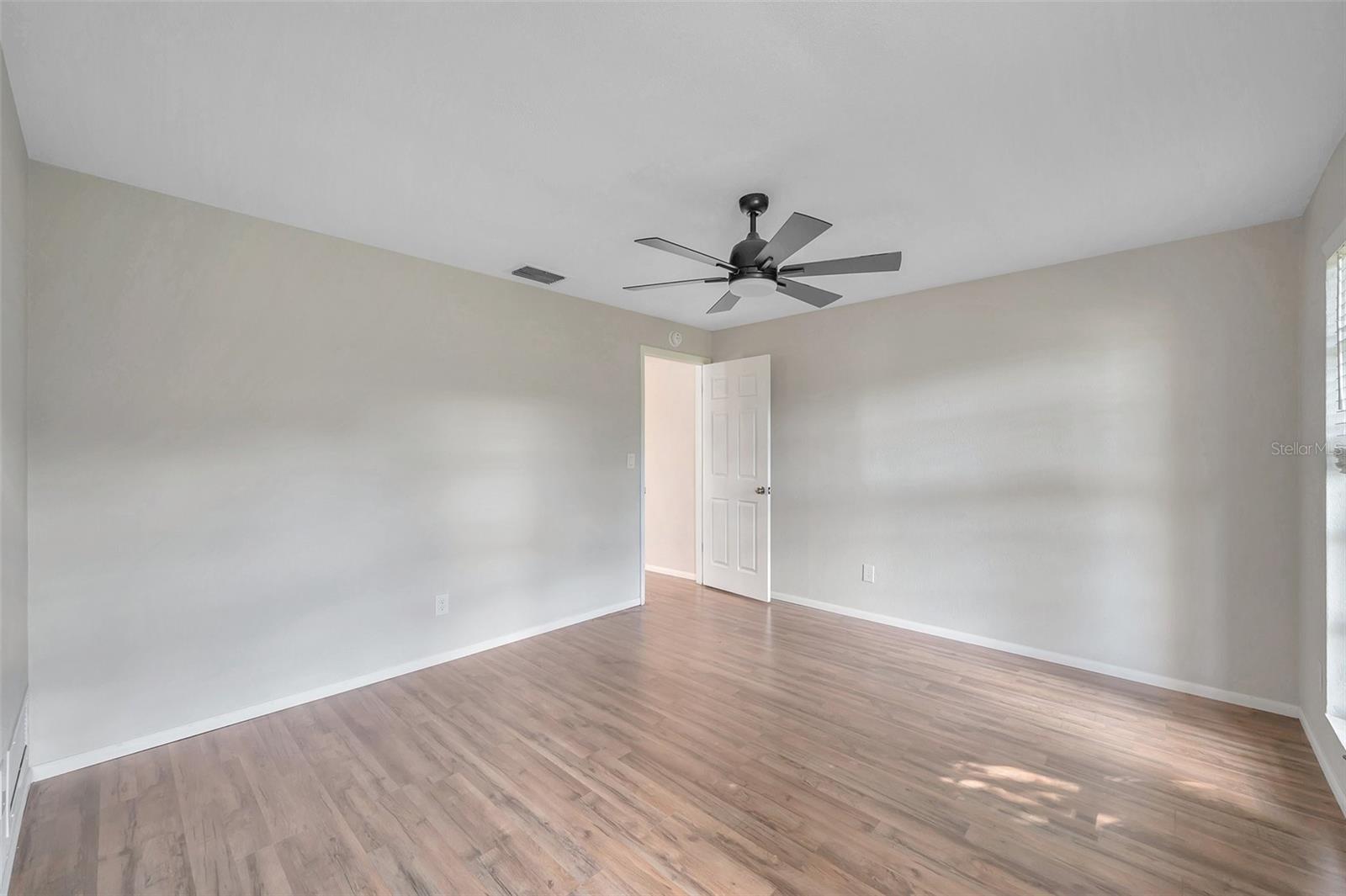 Image 28 of 42 For 1995 Meadow Drive