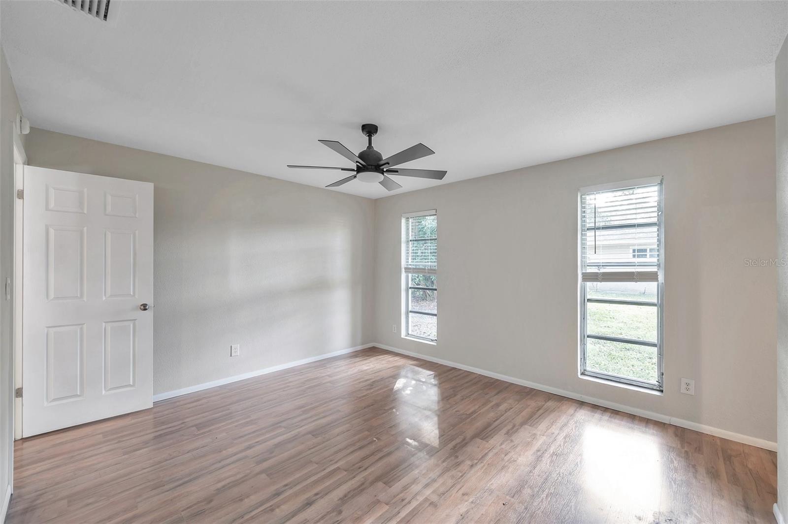 Image 29 of 42 For 1995 Meadow Drive