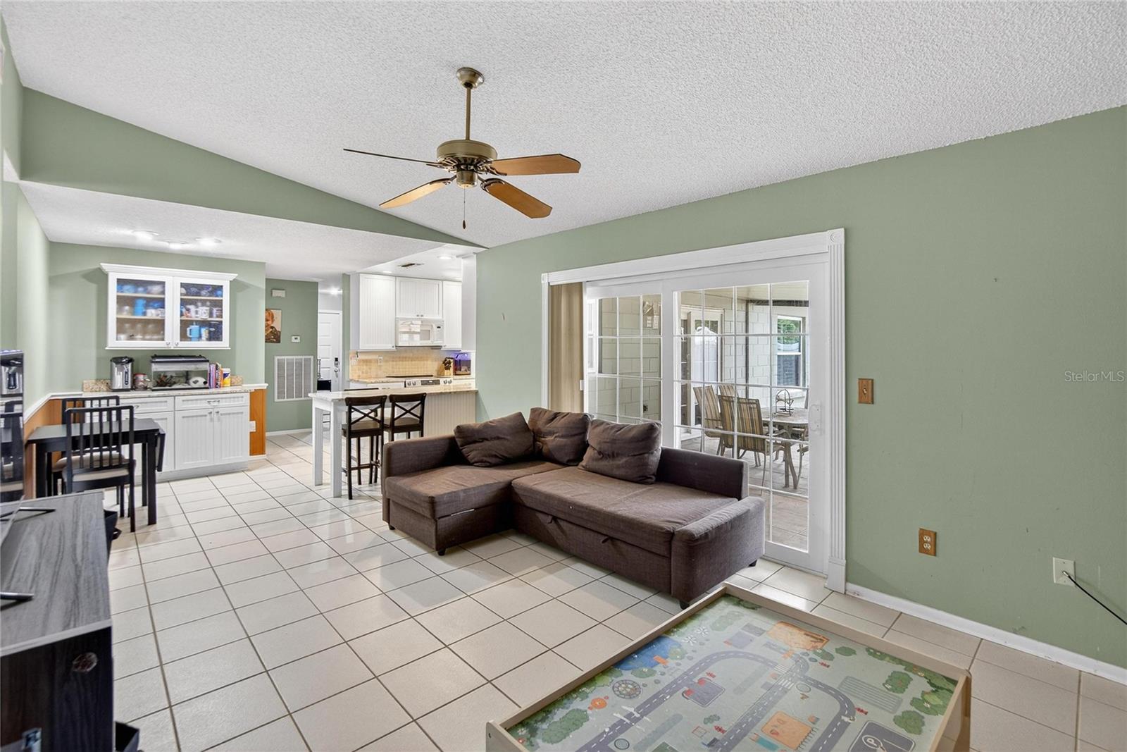 Image 13 of 30 For 5012 Oakshire Drive