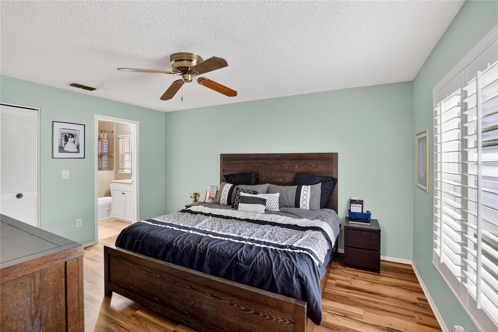 Image 14 of 30 For 5012 Oakshire Drive