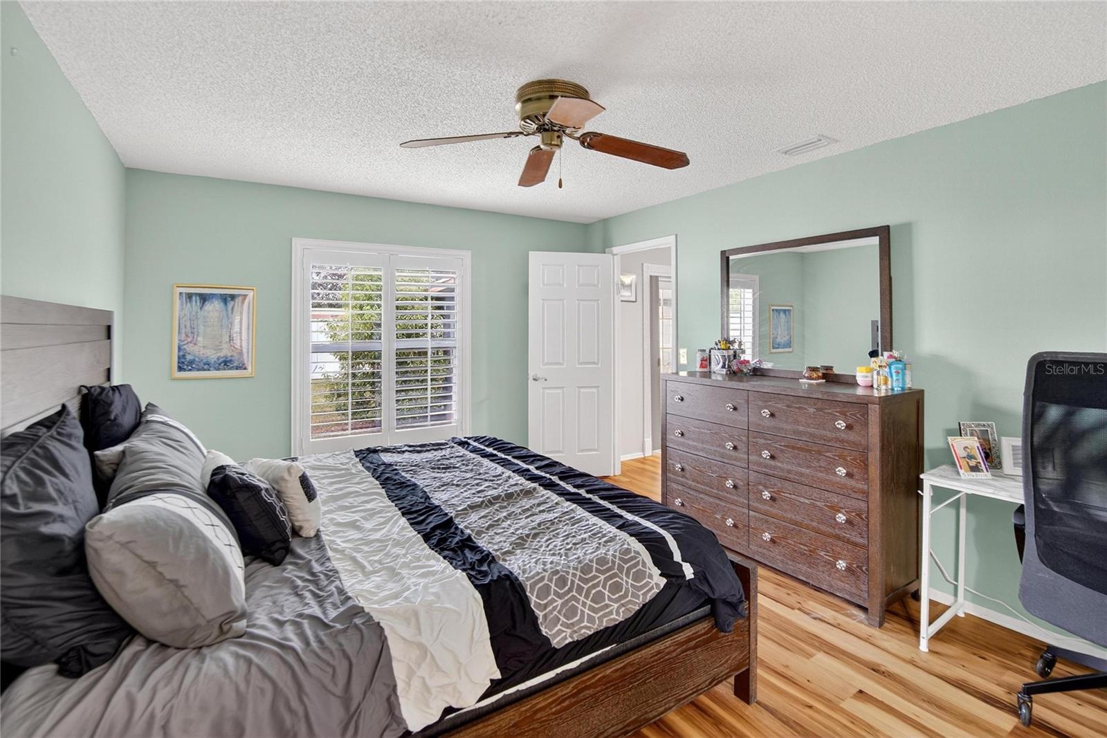 Image 15 of 30 For 5012 Oakshire Drive