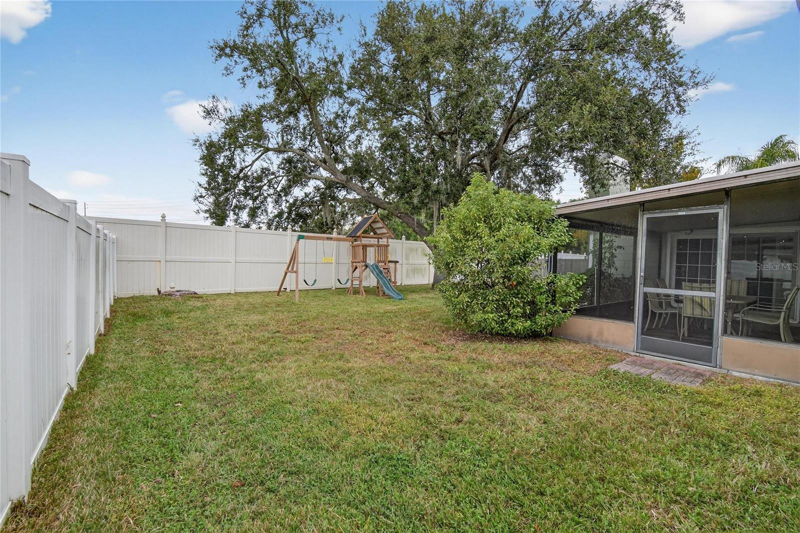 Image 25 of 30 For 5012 Oakshire Drive