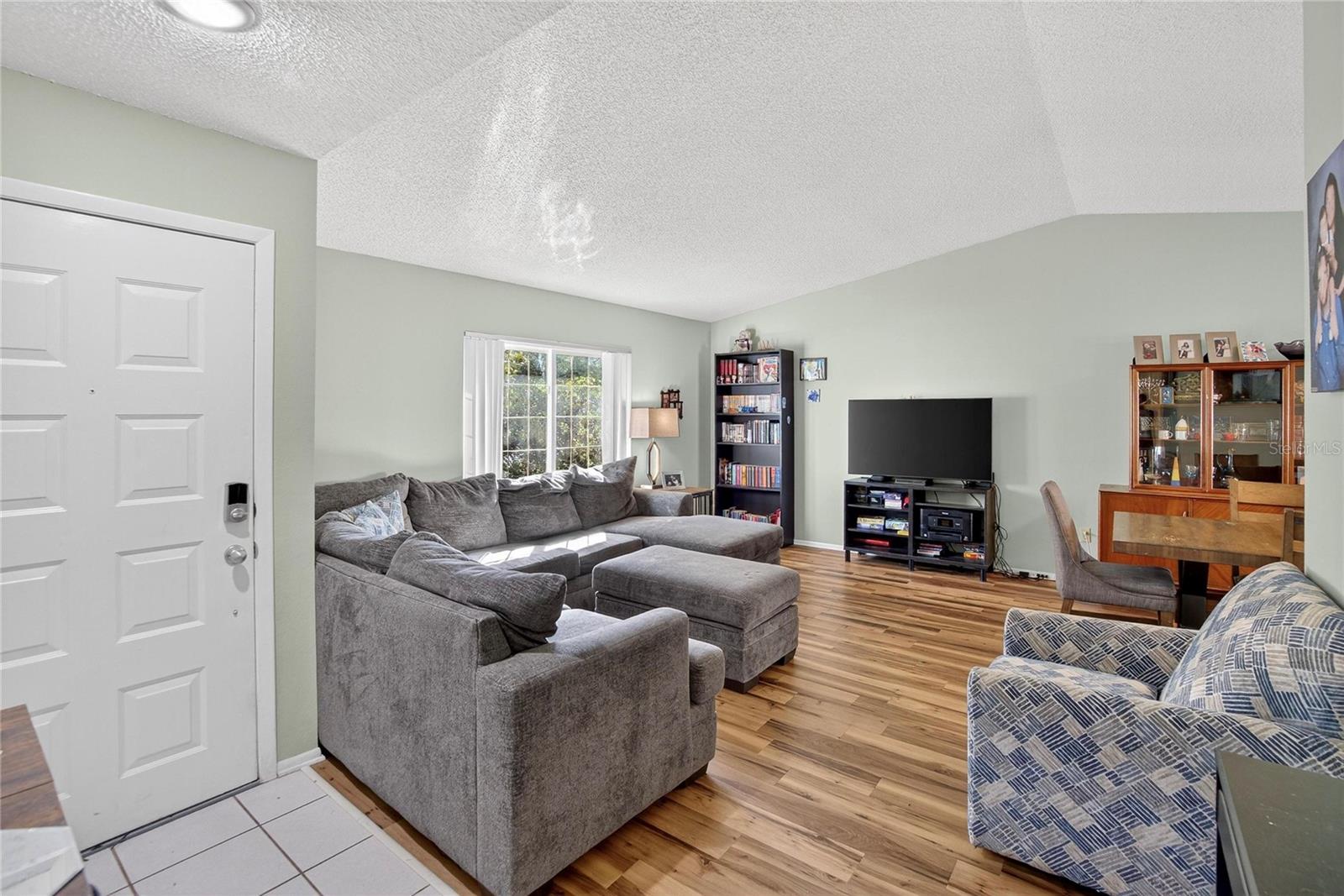 Image 4 of 30 For 5012 Oakshire Drive