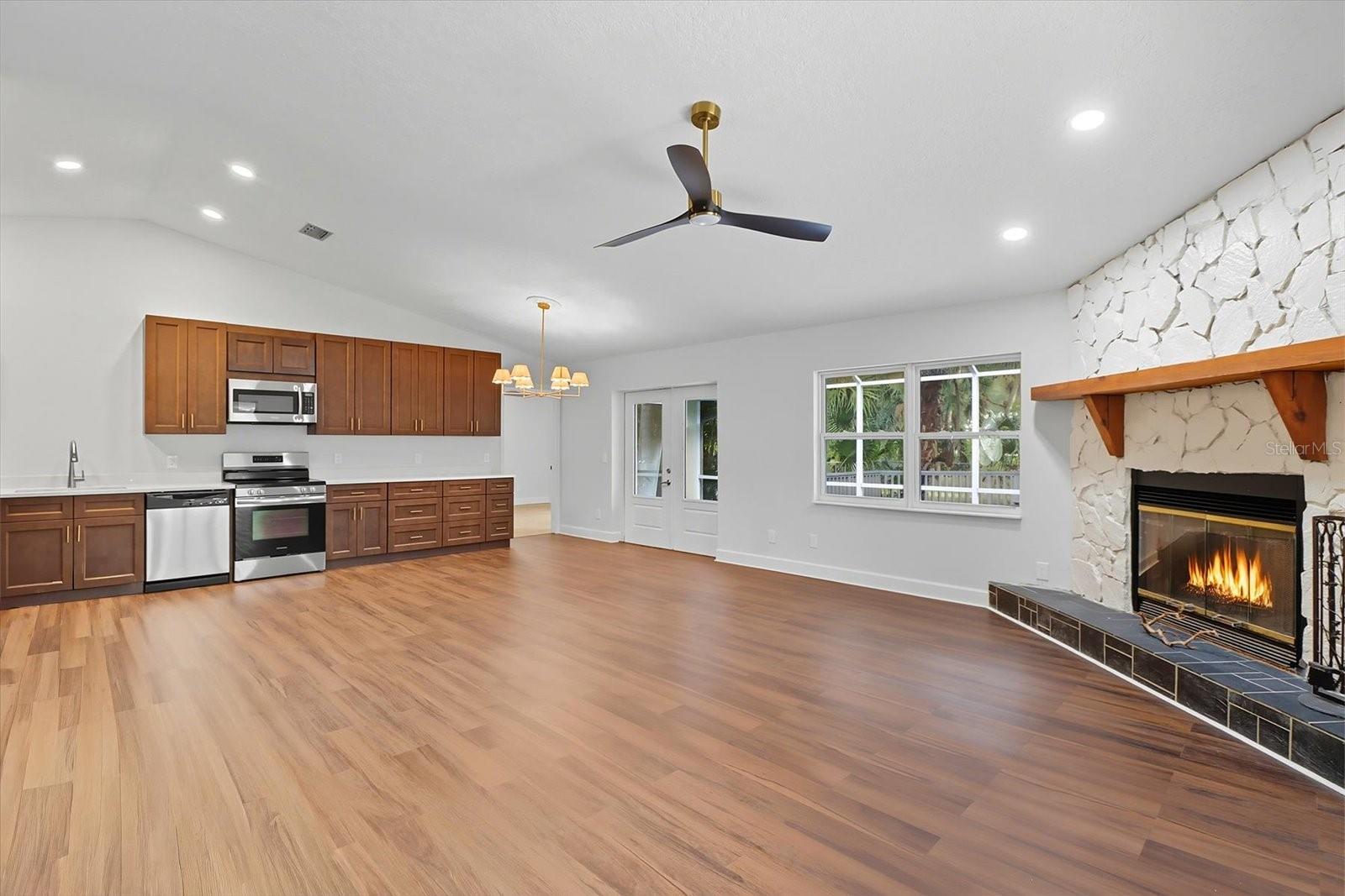 Image 12 of 39 For 4737 Sawmill Way