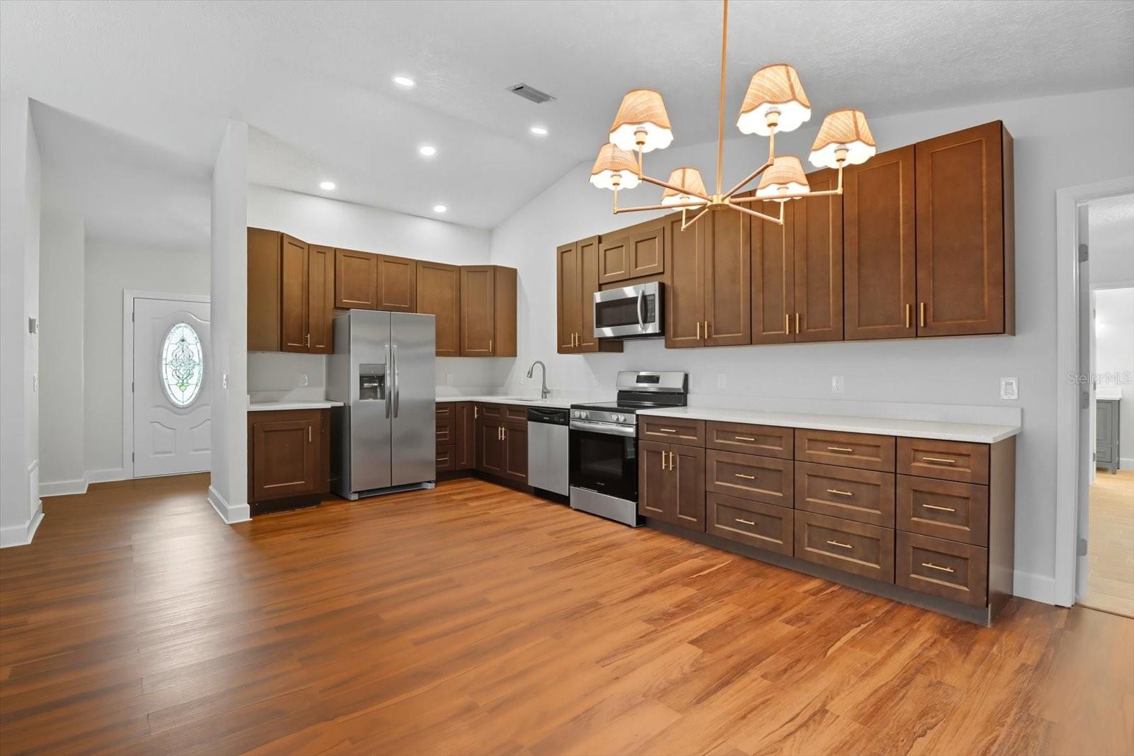 Image 5 of 39 For 4737 Sawmill Way