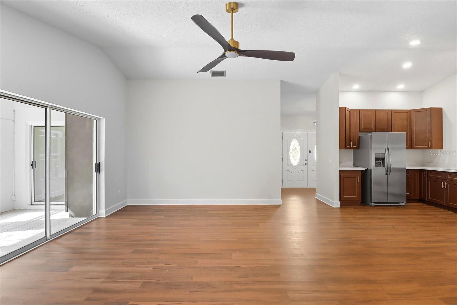 Image 6 of 39 For 4737 Sawmill Way