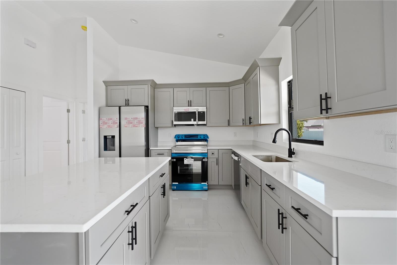 Image 10 of 37 For 2458 9th Terrace