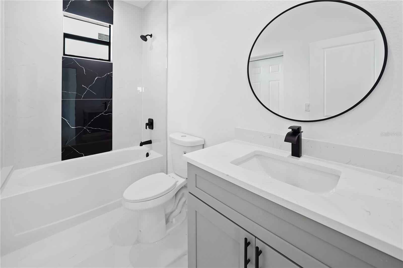 Image 24 of 37 For 2458 9th Terrace