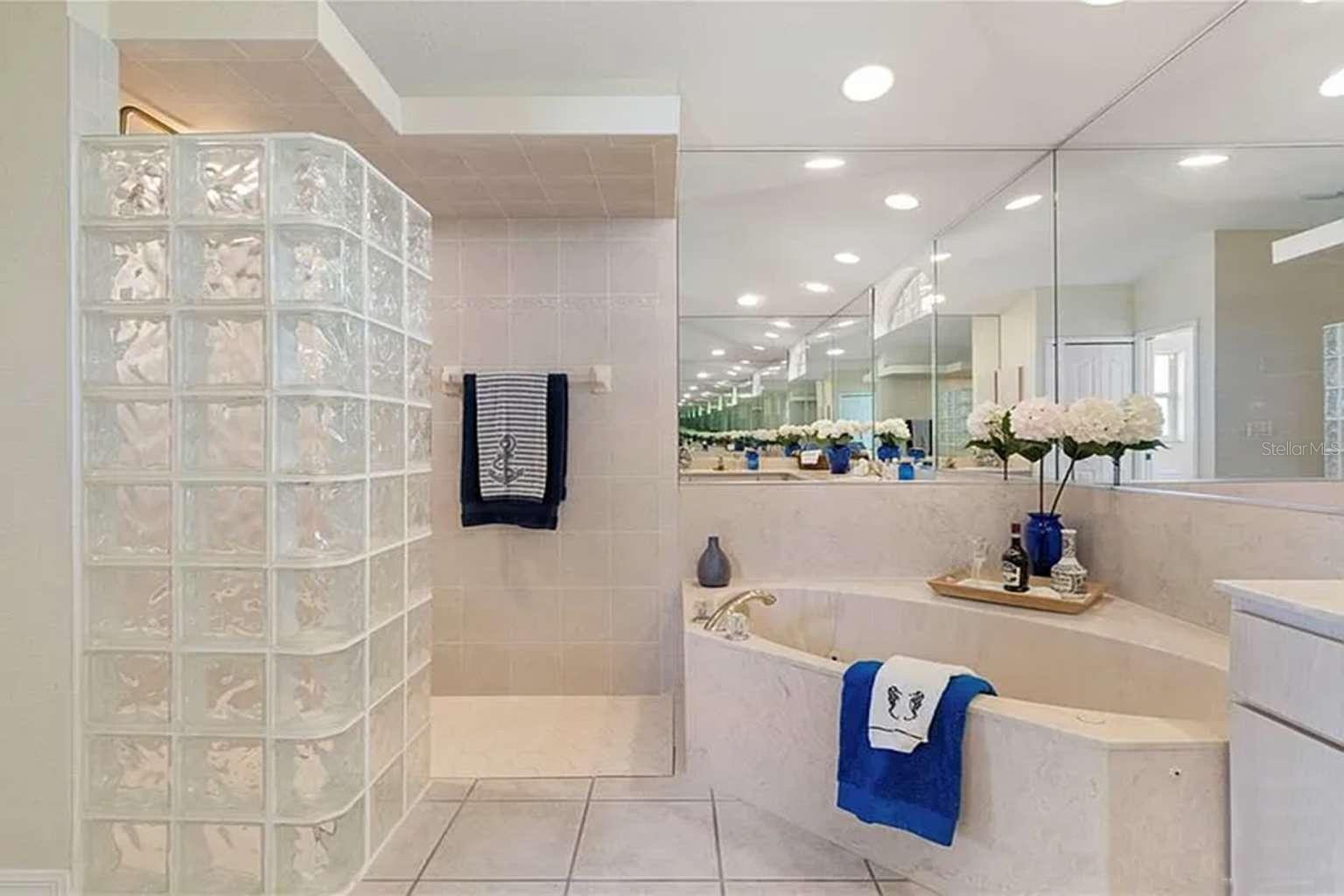 Image 25 of 51 For 5430 Almar Drive