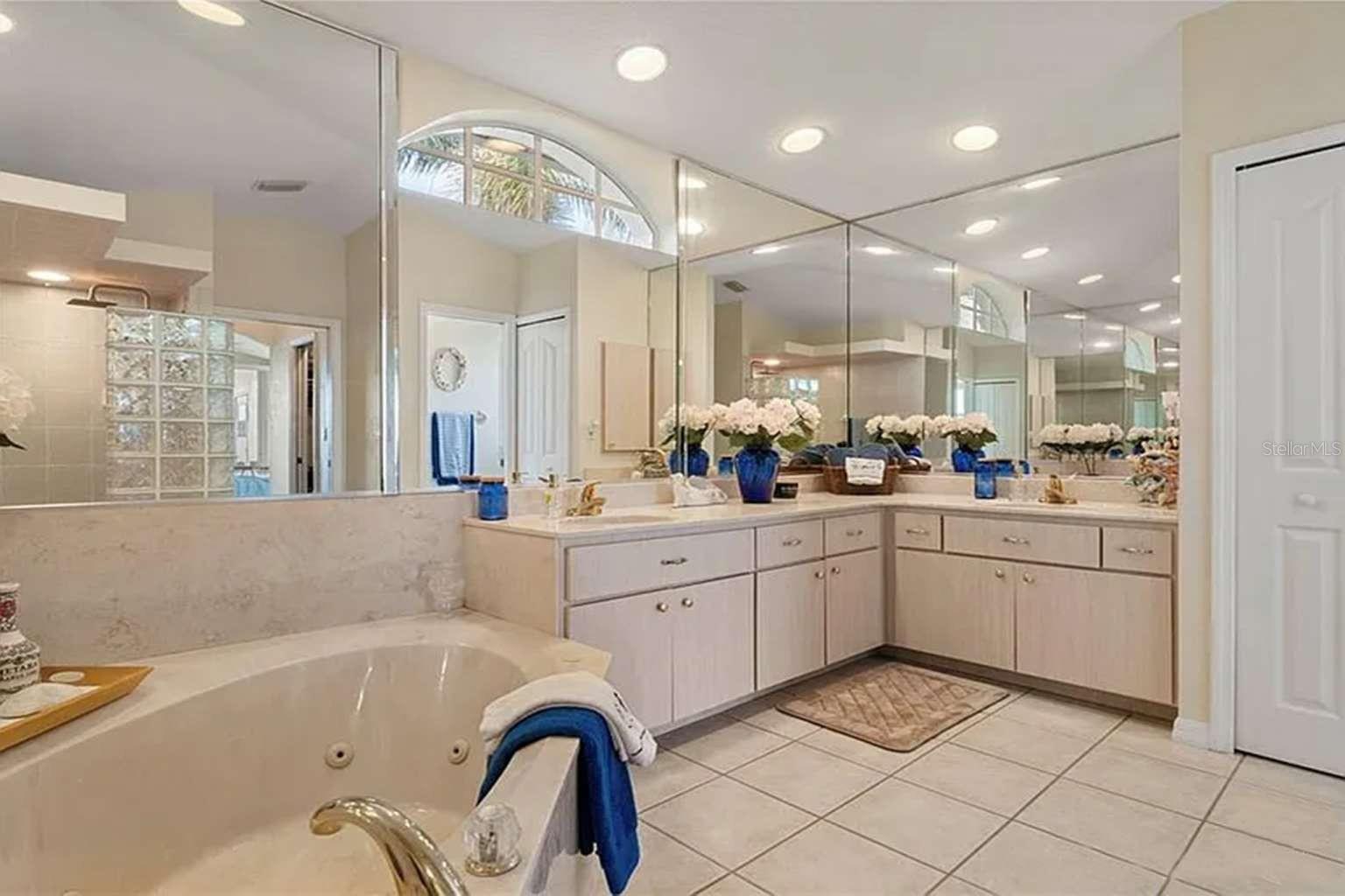 Image 27 of 51 For 5430 Almar Drive