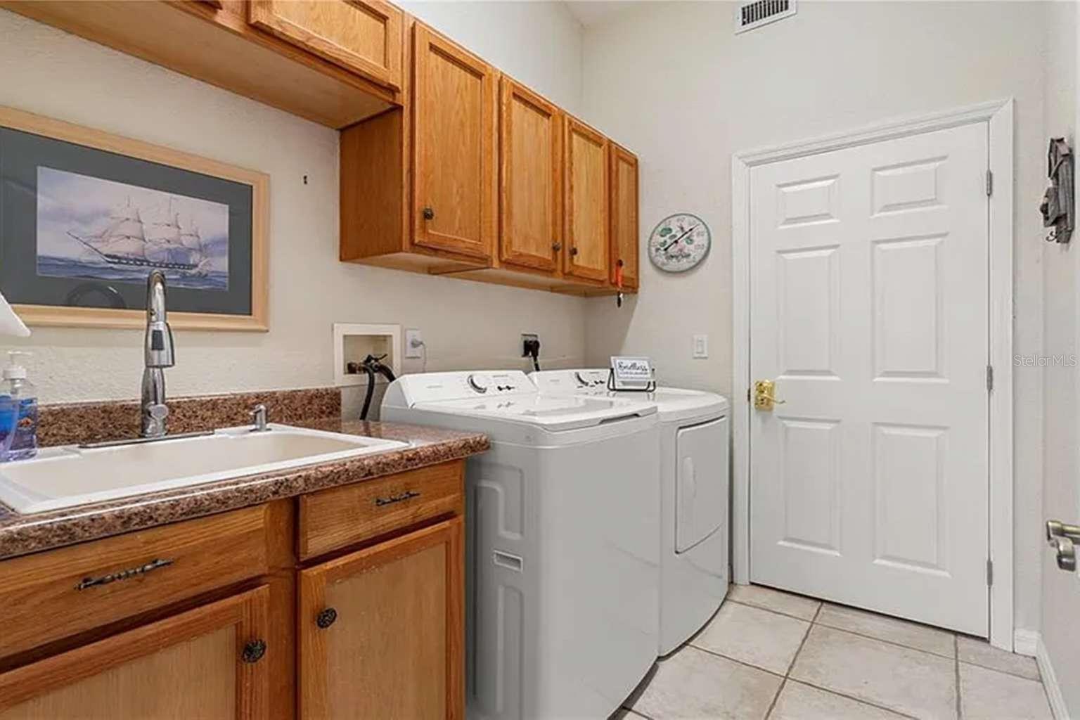 Image 33 of 51 For 5430 Almar Drive