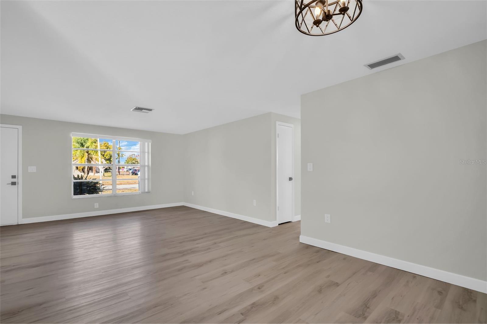 Image 8 of 38 For 6450 Tralee Avenue