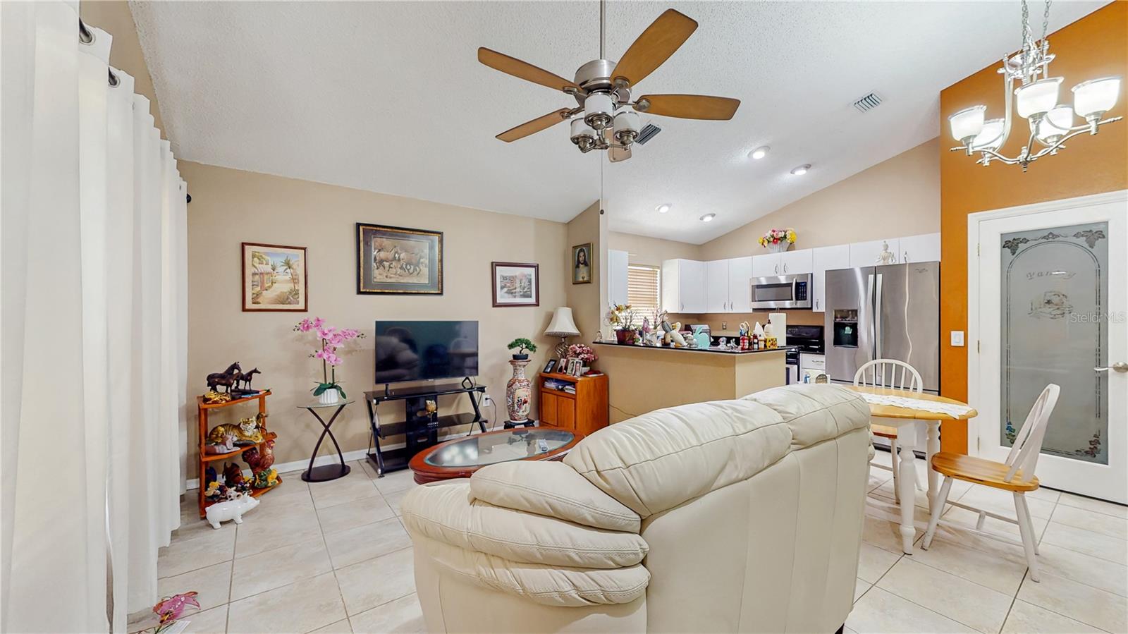 Image 4 of 23 For 22543 Saint Thomas Circle