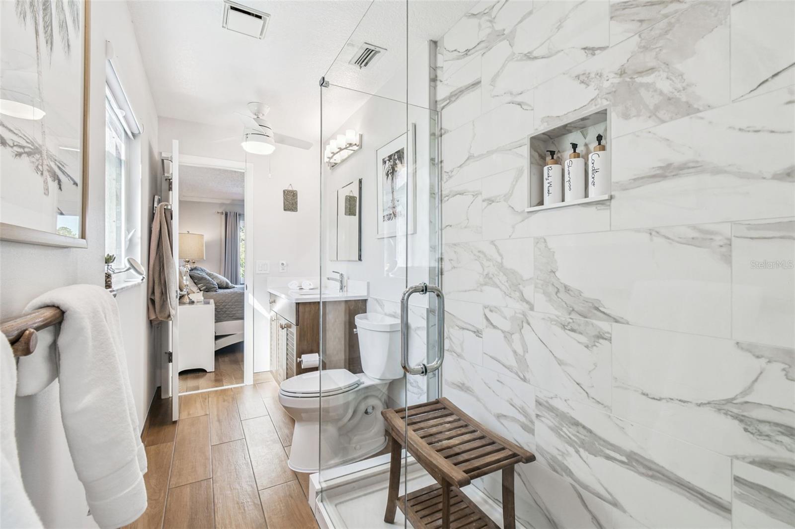 Listing photo id 11 for 11539 Scotch Pine Drive