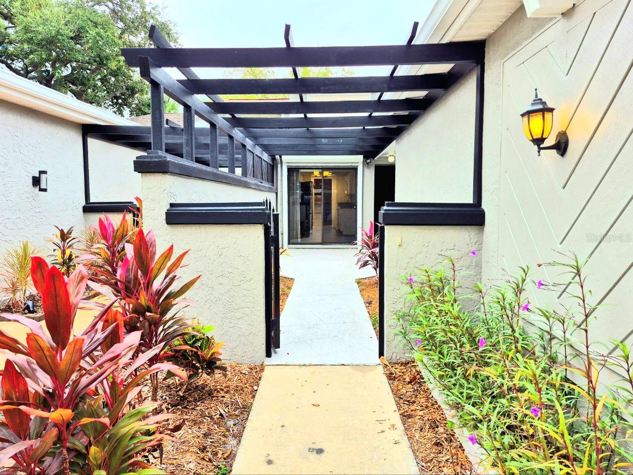 Image 2 of 31 For 2809 Bayshore Boulevard