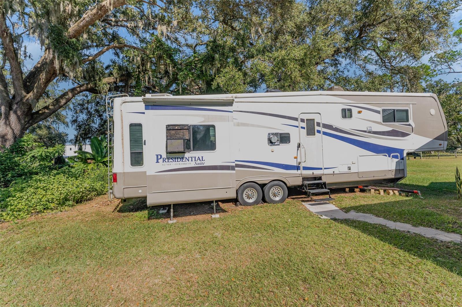 Image 21 of 33 For 8720 State Road 33 N