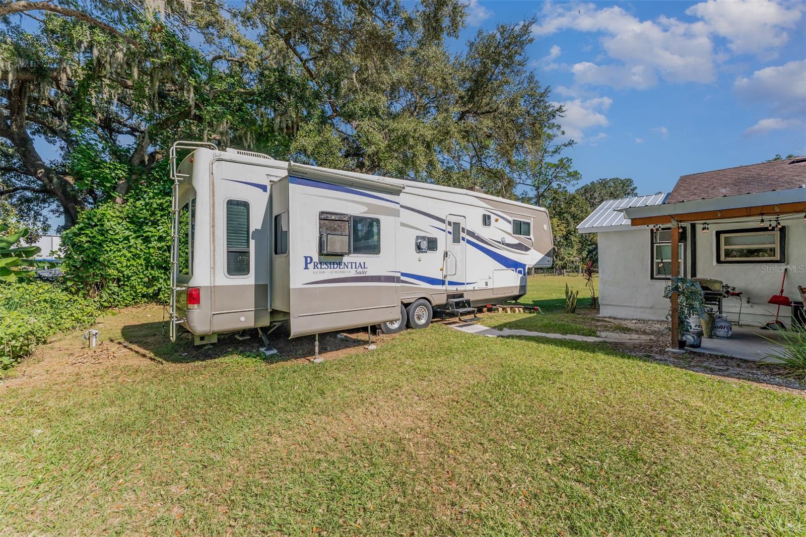 Image 22 of 33 For 8720 State Road 33 N