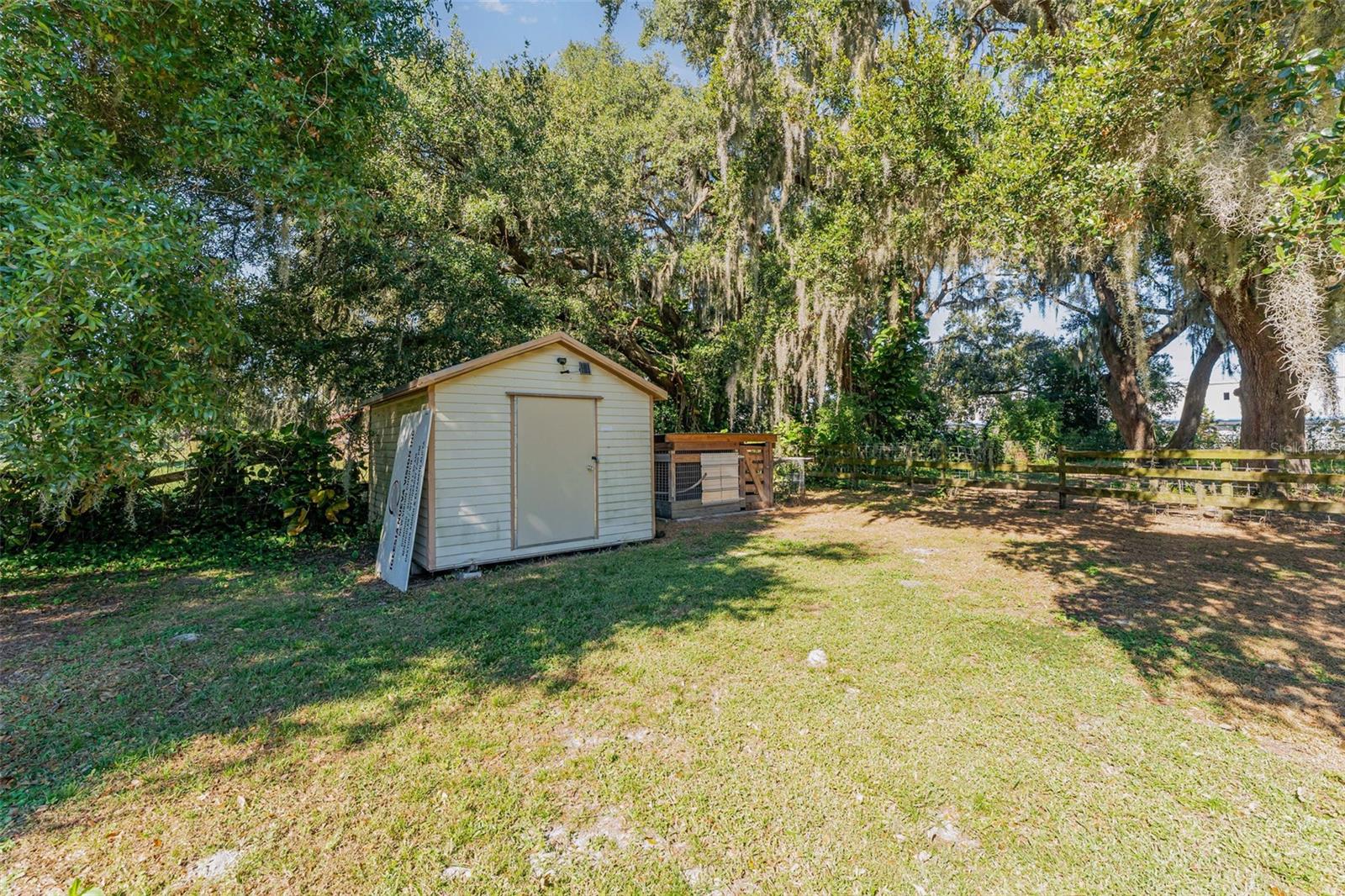 Image 27 of 33 For 8720 State Road 33 N