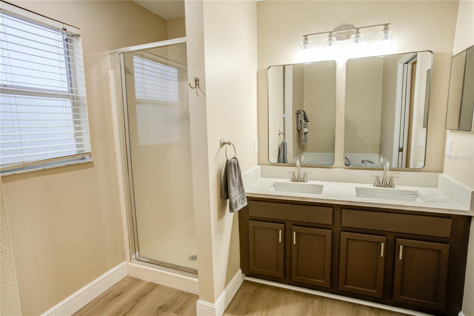 Image 31 of 45 For 6133 Lanshire Drive