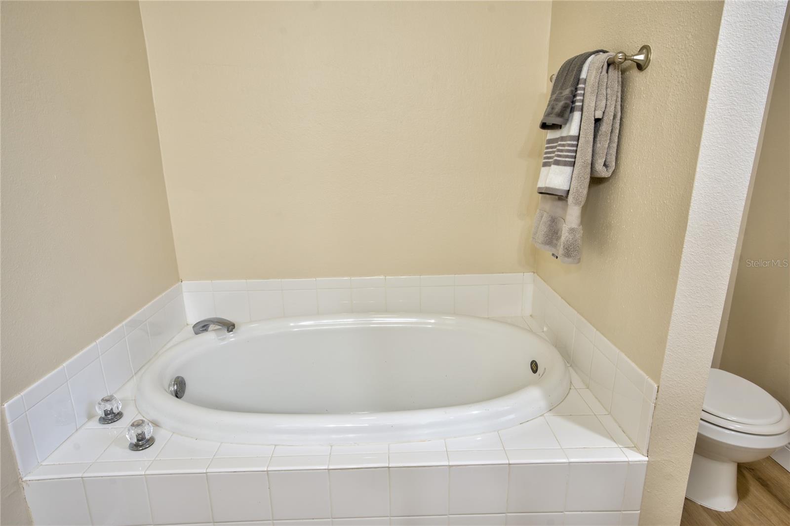 Image 32 of 45 For 6133 Lanshire Drive