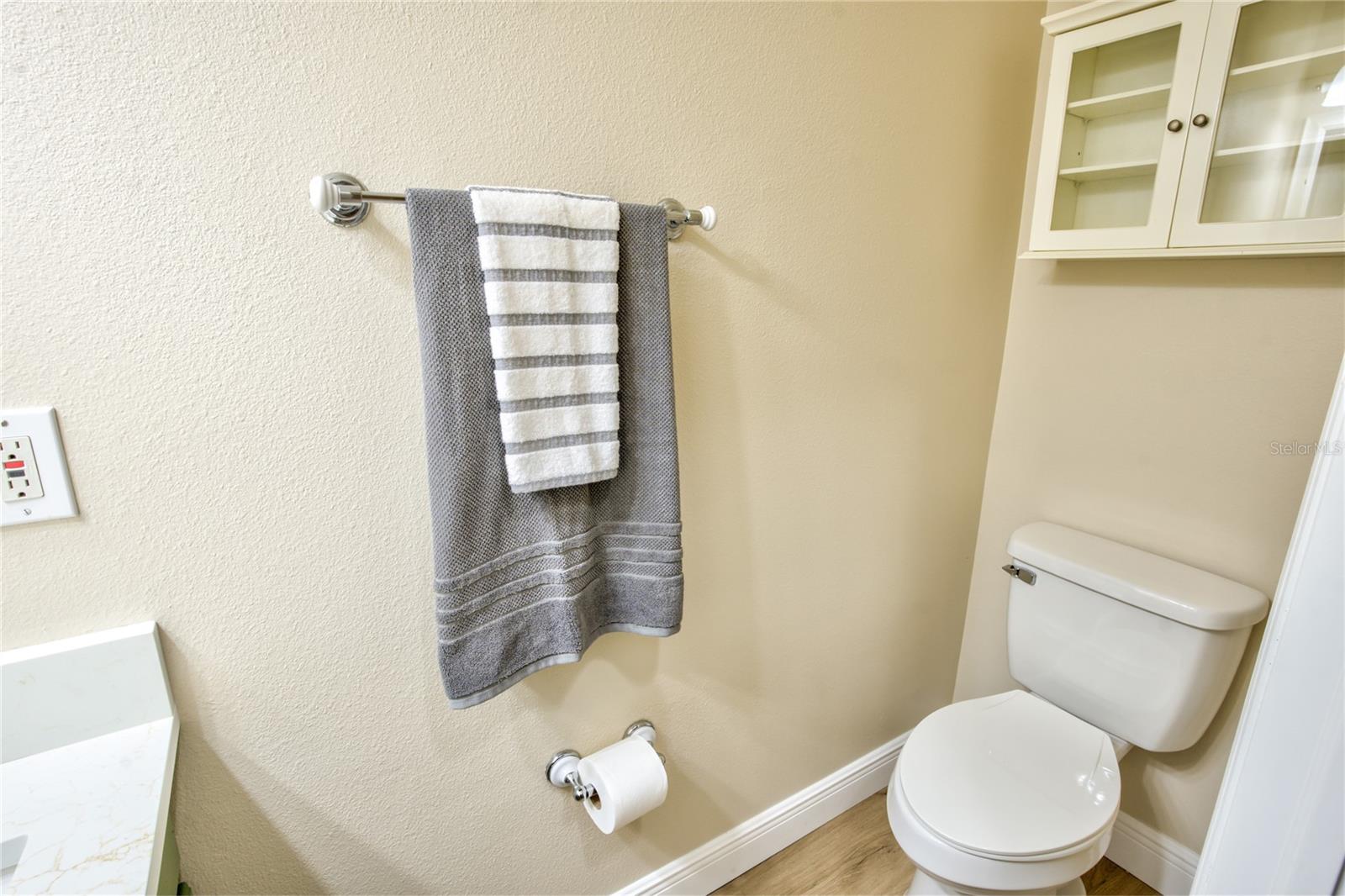 Image 7 of 45 For 6133 Lanshire Drive