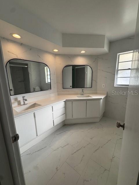 Image 6 of 14 For 216 Palm Island Nw