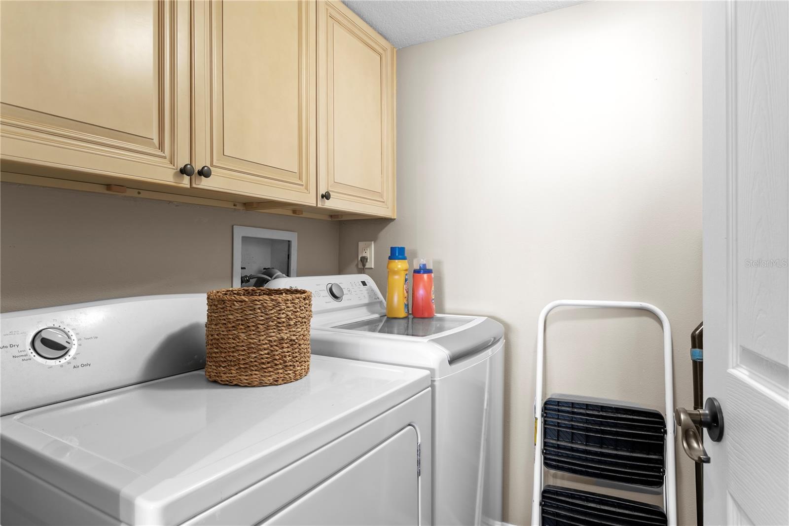 Listing photo id 24 for 5279 Isla Key Boulevard S 211