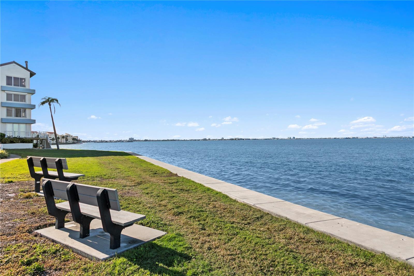 Listing photo id 29 for 5279 Isla Key Boulevard S 211