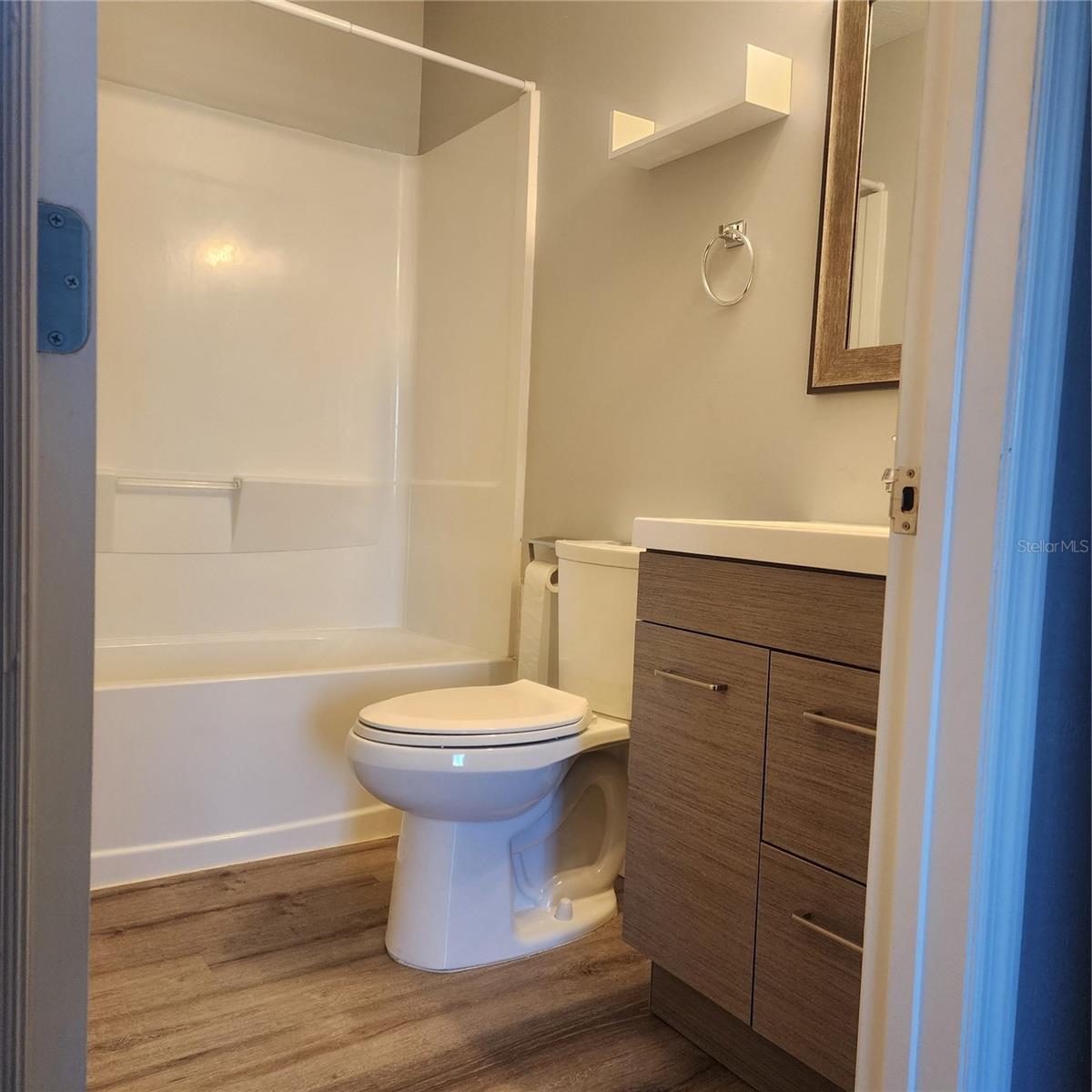 Image 11 of 18 For 876 116th Avenue N 102