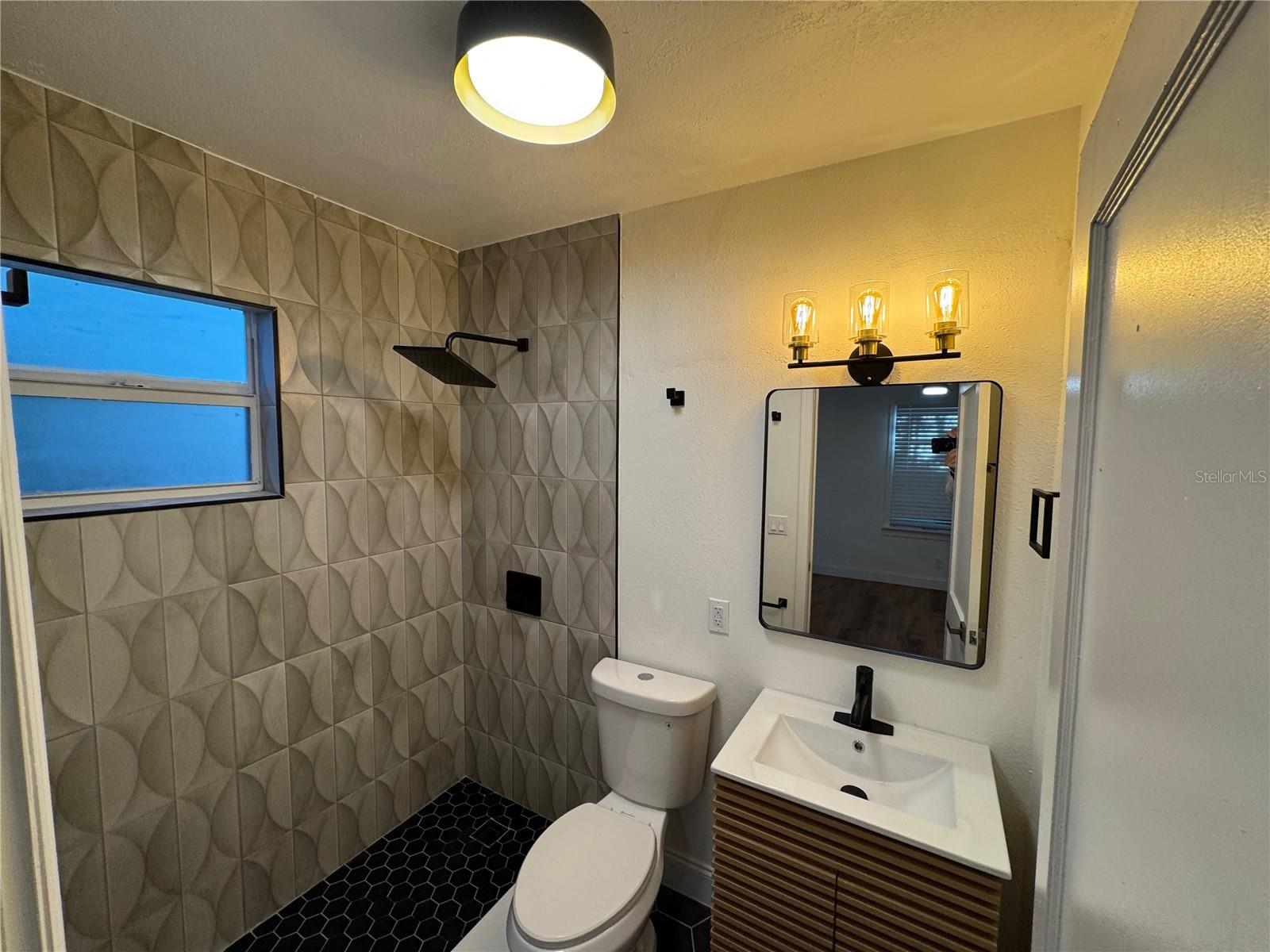 Image 16 of 23 For 1119 Newton Avenue S