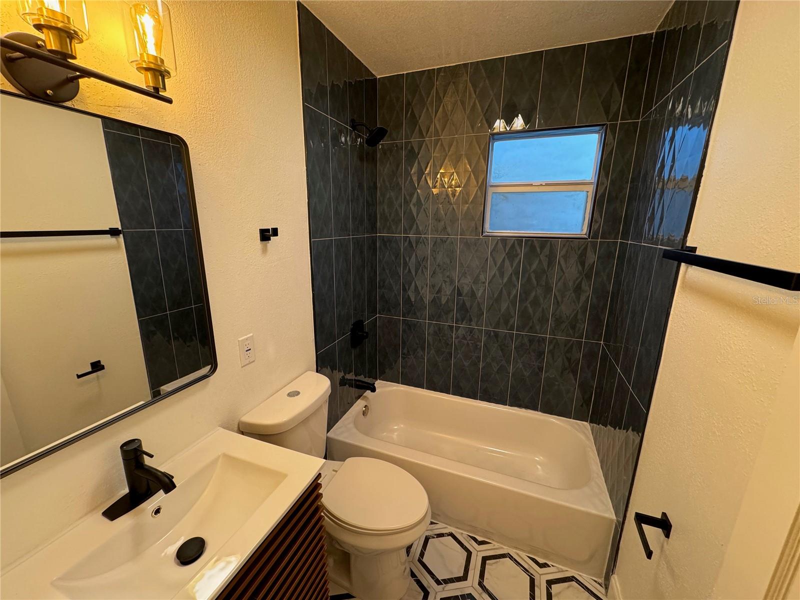 Image 19 of 23 For 1119 Newton Avenue S