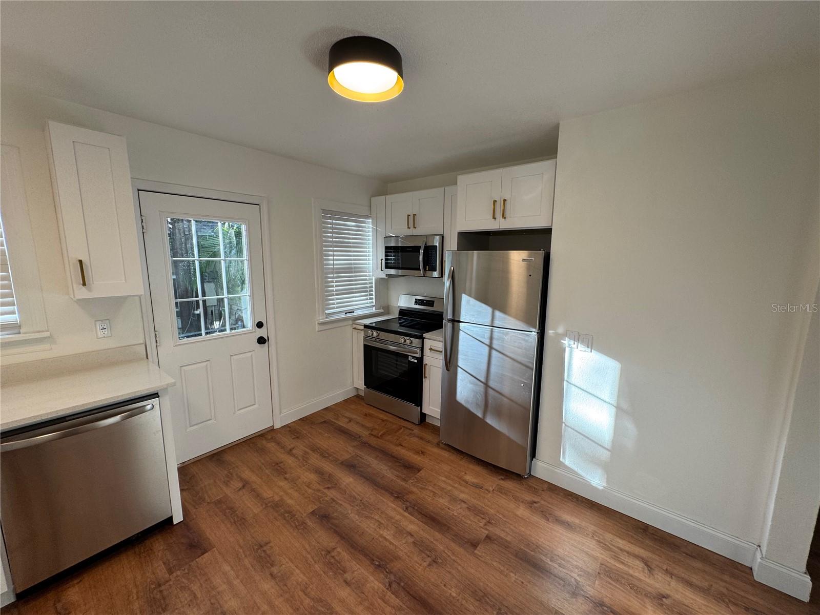 Image 5 of 23 For 1119 Newton Avenue S