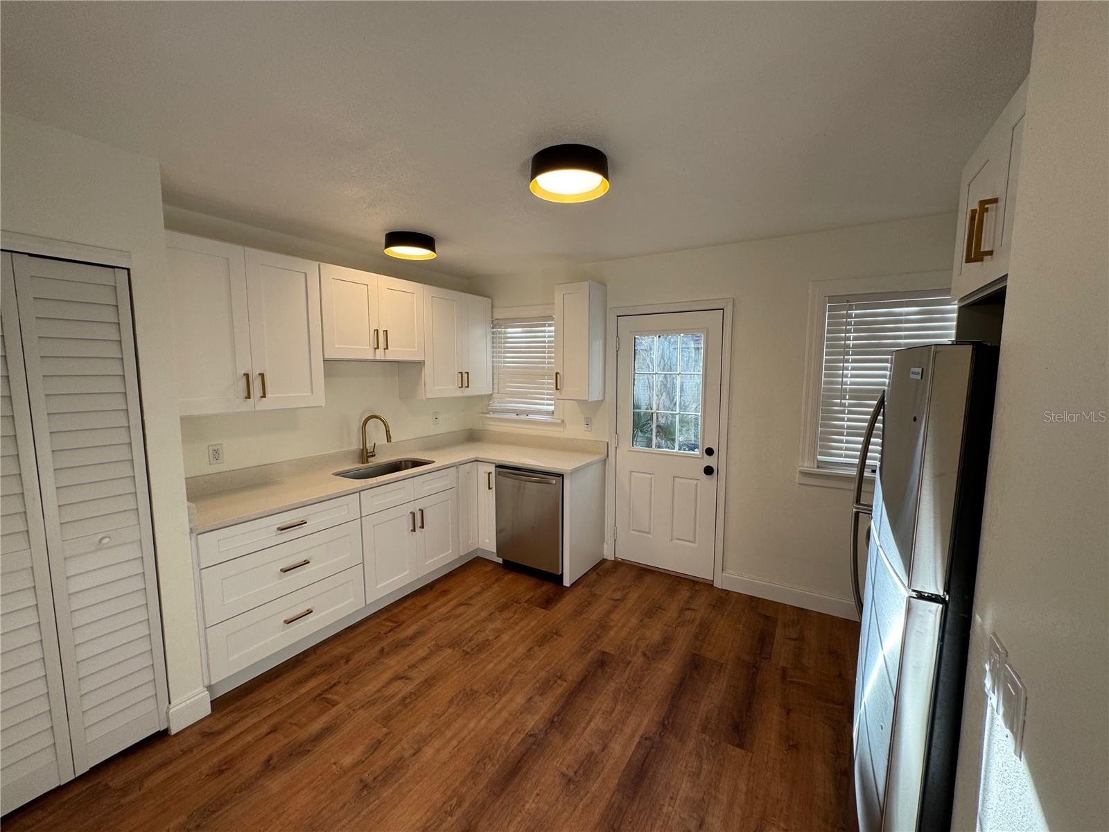 Image 6 of 23 For 1119 Newton Avenue S