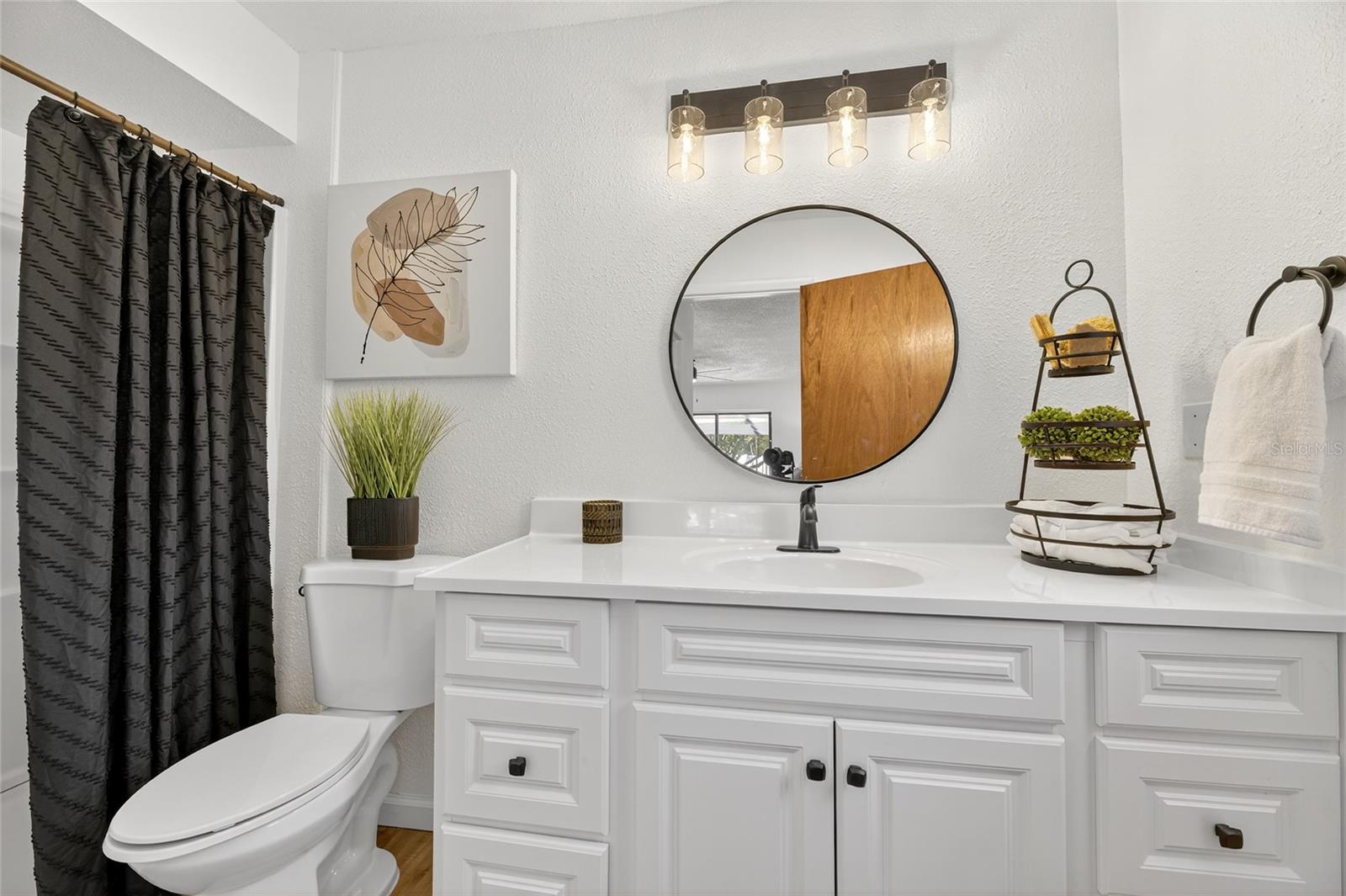 Image 12 of 39 For 13035 Santee Street