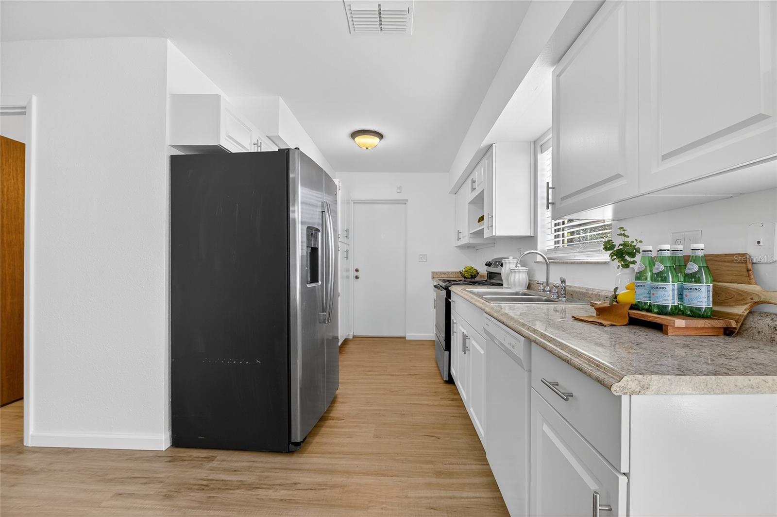 Image 17 of 39 For 13035 Santee Street