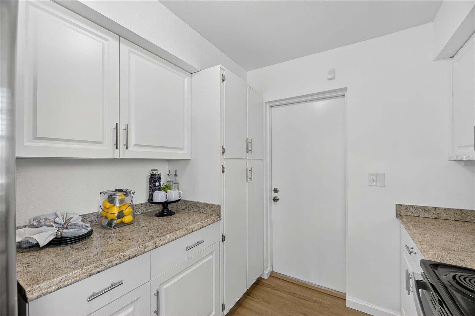 Image 22 of 39 For 13035 Santee Street