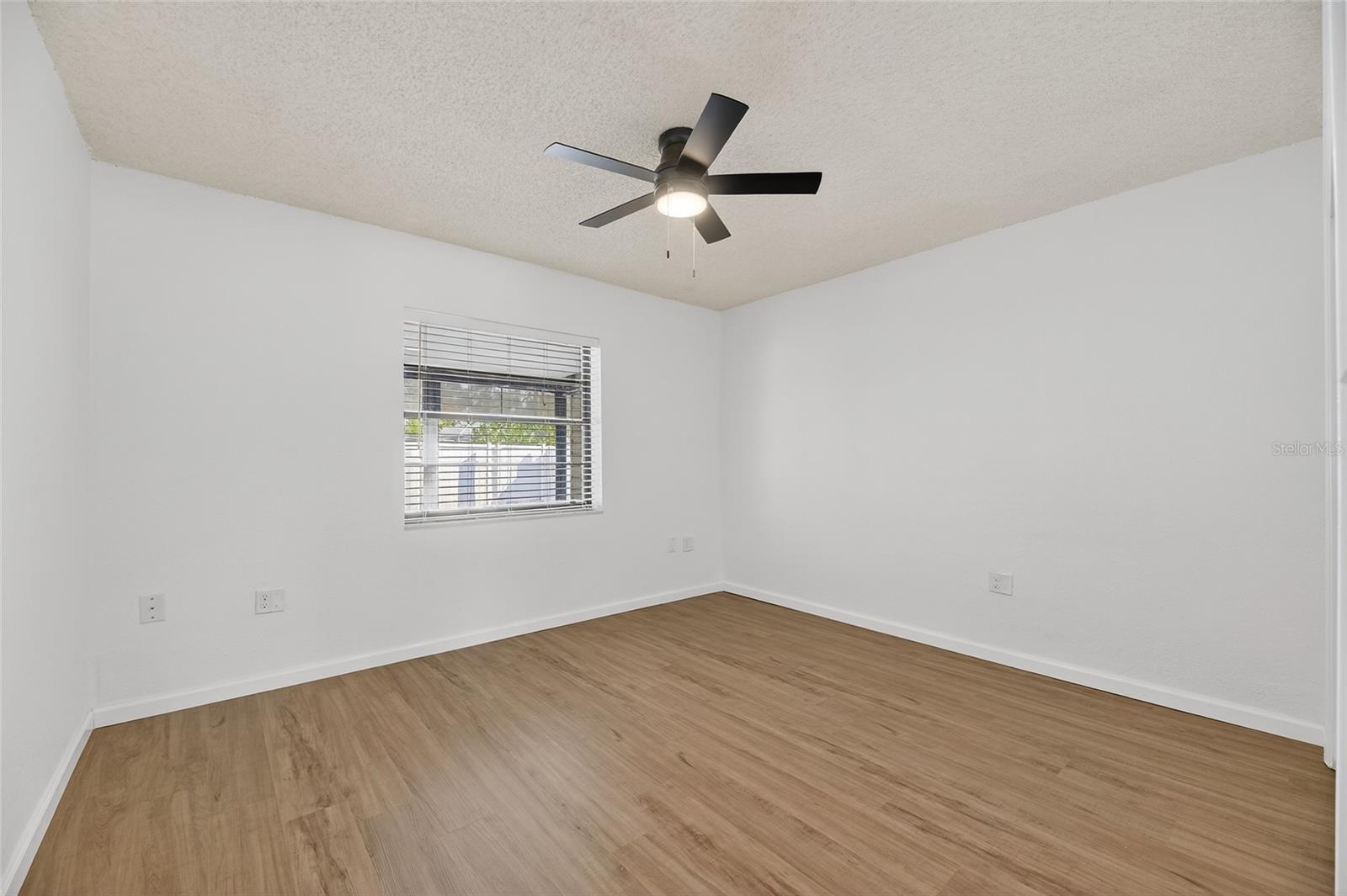 Image 24 of 39 For 13035 Santee Street