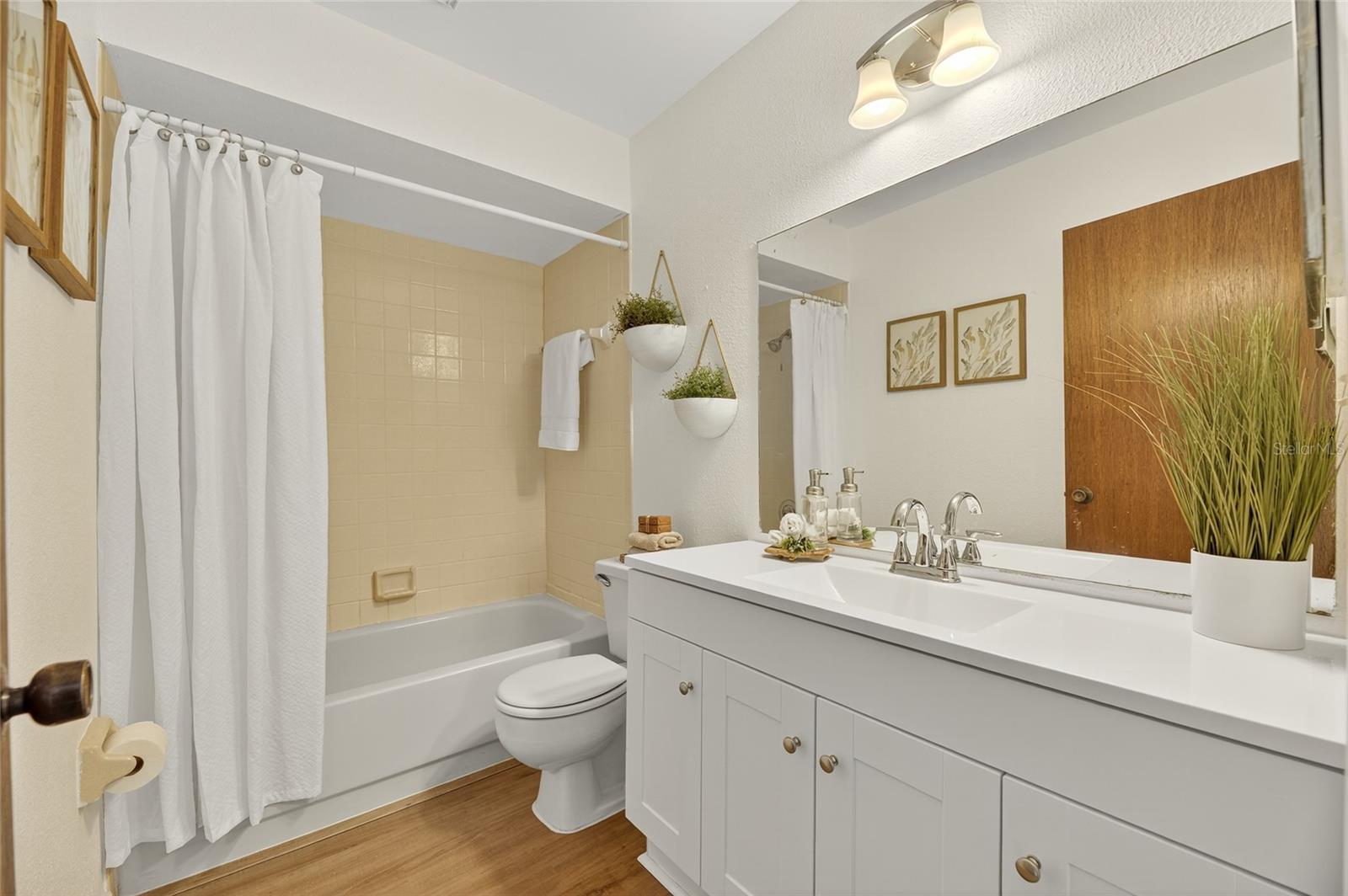 Image 26 of 39 For 13035 Santee Street