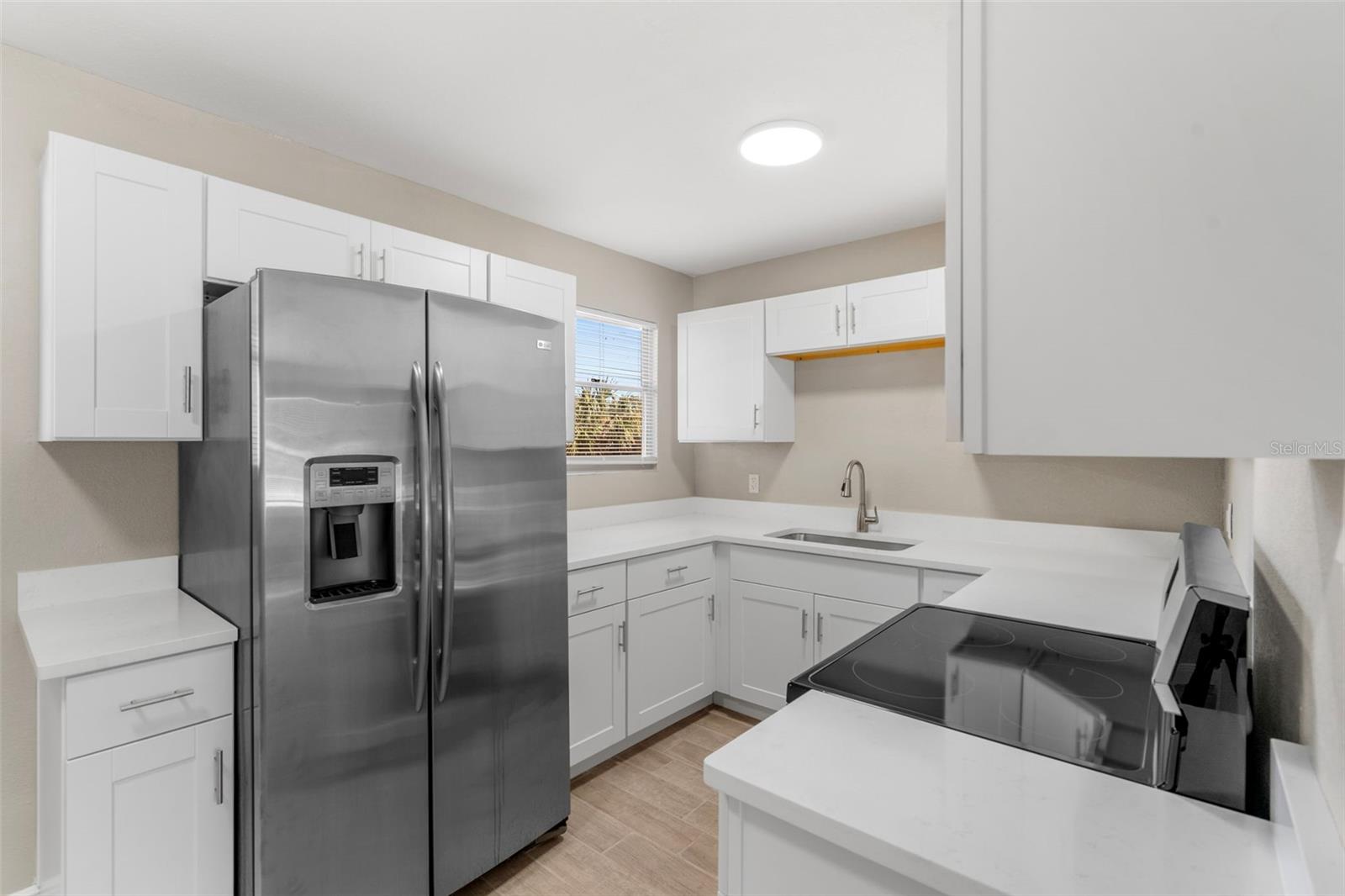 Listing photo id 9 for 8310 Croton Avenue