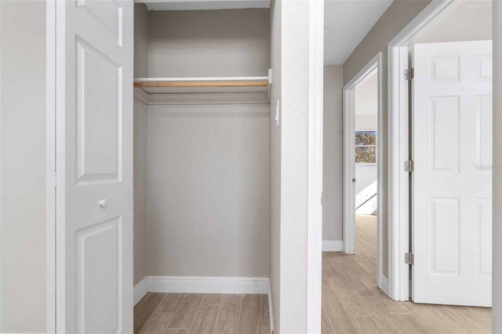 Listing photo id 22 for 8310 Croton Avenue